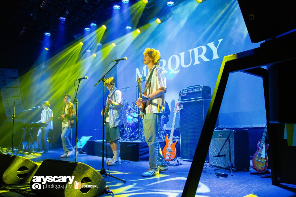 Sil van der Zwan in band MerQury